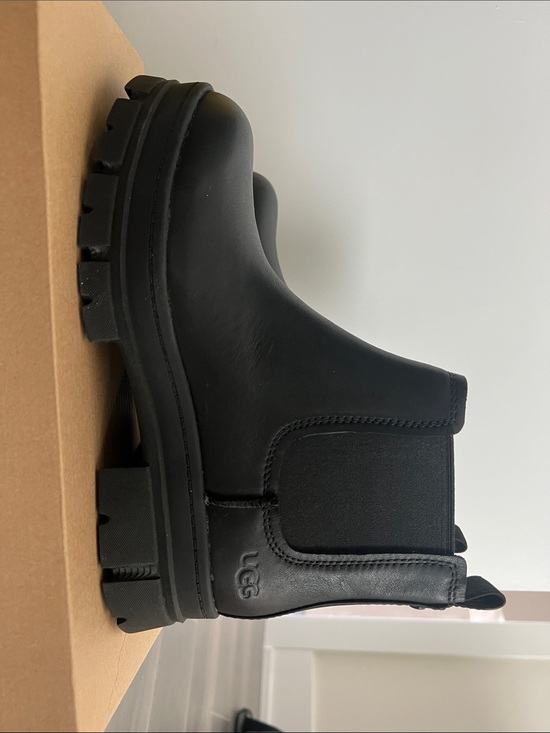 UGG Shoes - UGG Black Leather Chelsea Lug Boot - Slip-On Ankle Boot